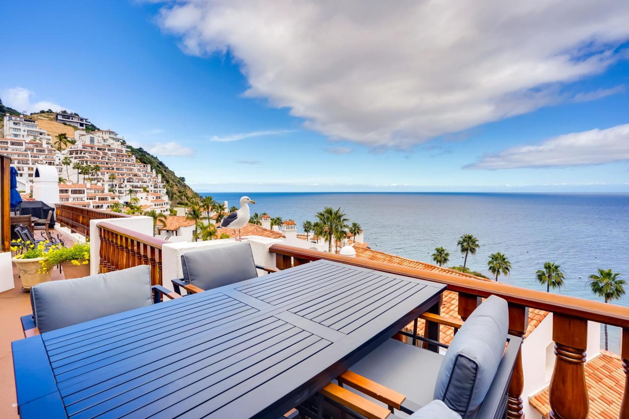Bright Catalina Island Condo With Ocean Views! Avalon Εξωτερικό φωτογραφία
